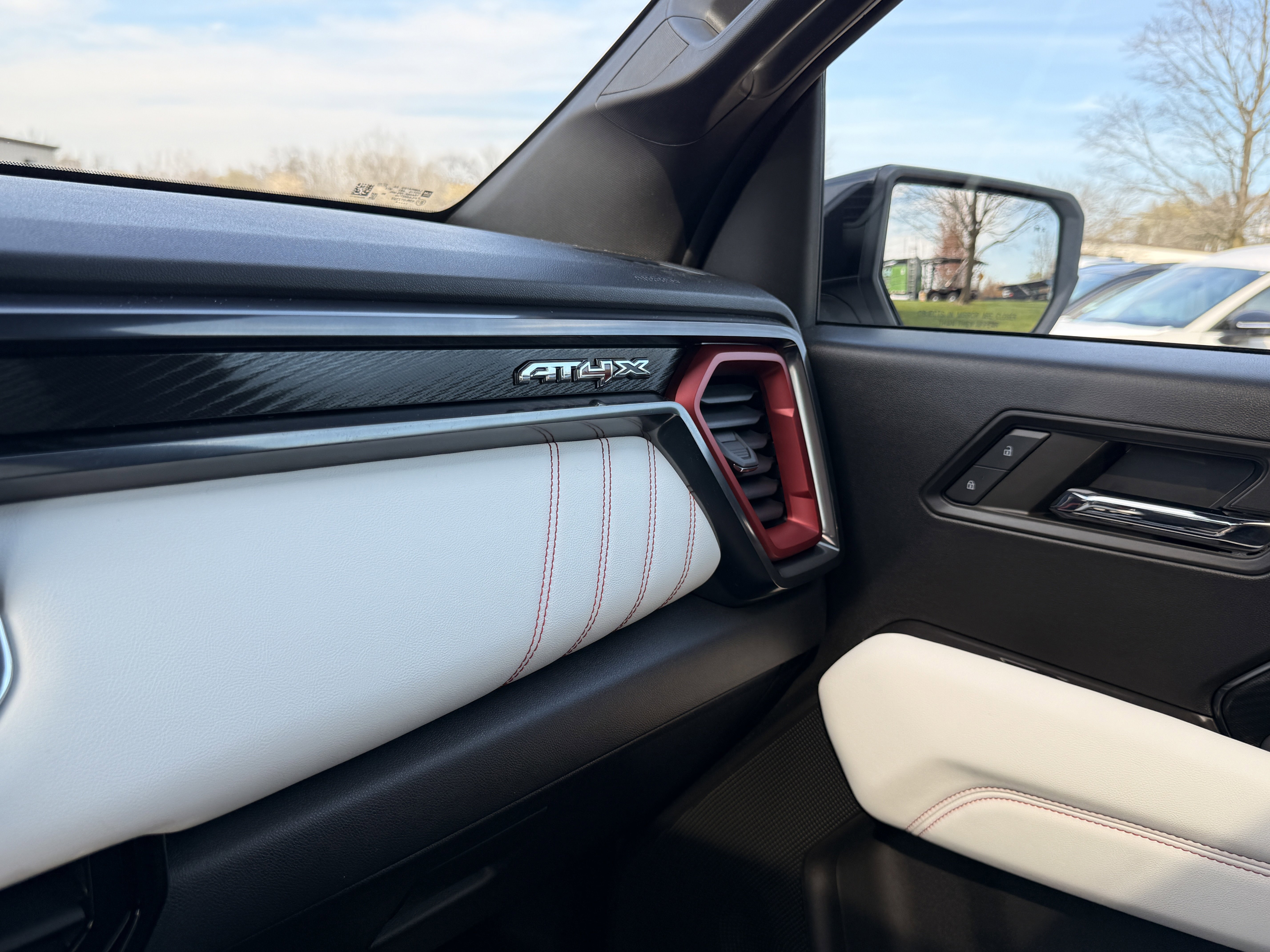 Used 2024 Summit White GMC 4WD AT4X image 34