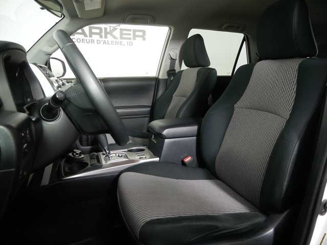 2019 Toyota 4Runner SR5 - Photo 9