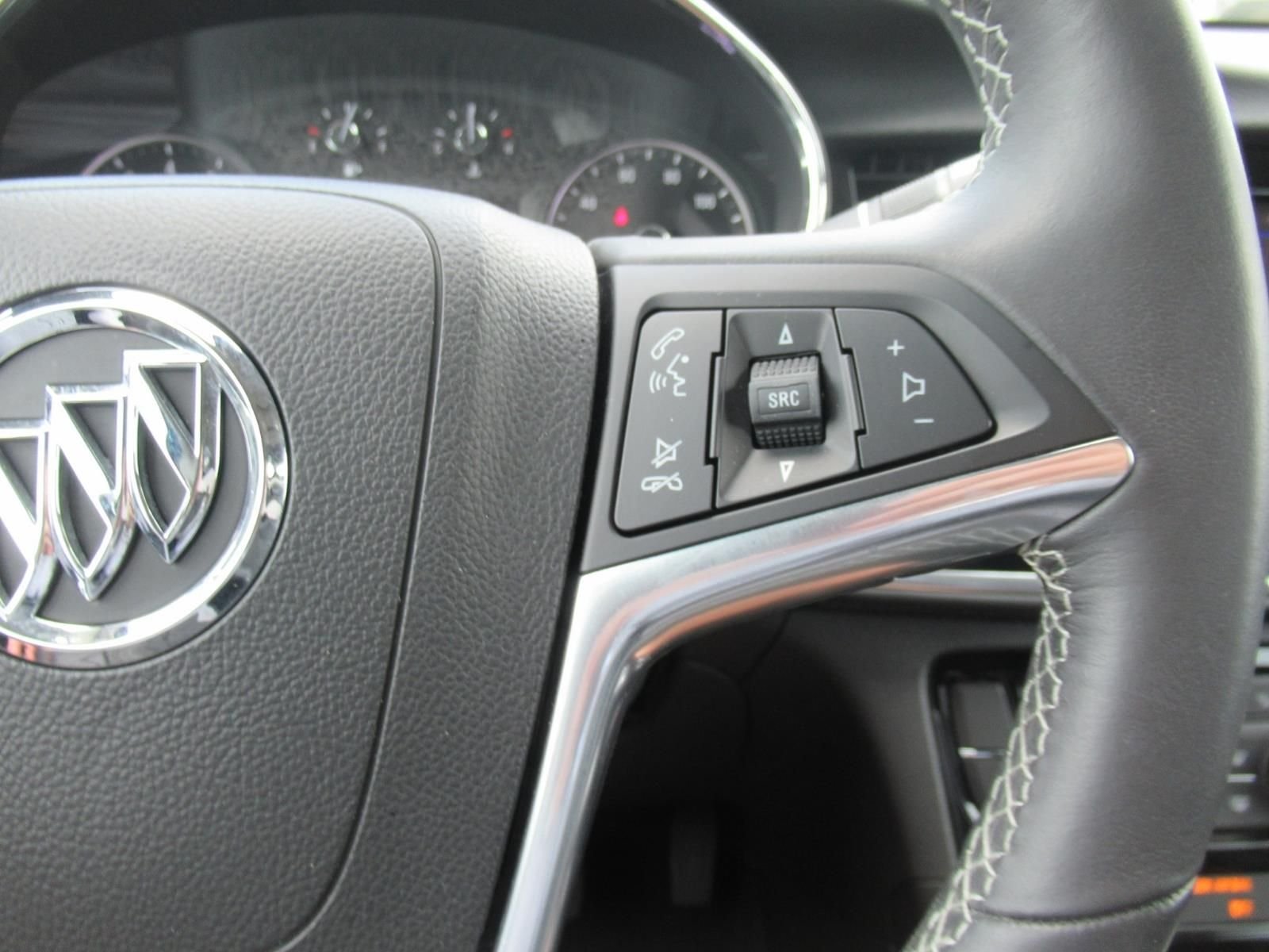 Used 2022  Buick Preferred image 25