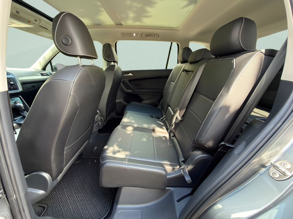 Used 2021 Gray Volkswagen 2.0T SEL image 21