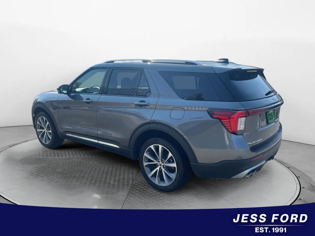 Used 2025 Carbonized Gray Metallic Ford Platinum image 3