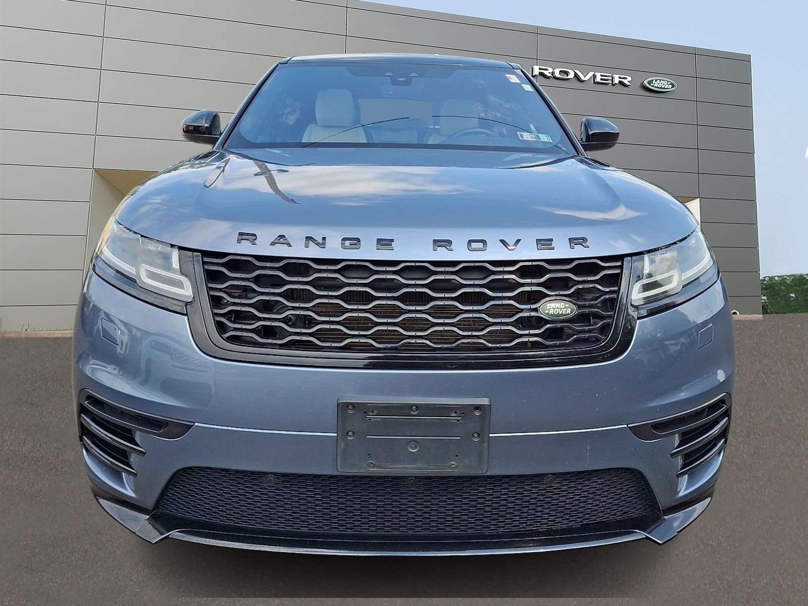 Used 2019 Byron Blue Metallic - 1CK Land Rover P250 R-Dynamic SE image 8