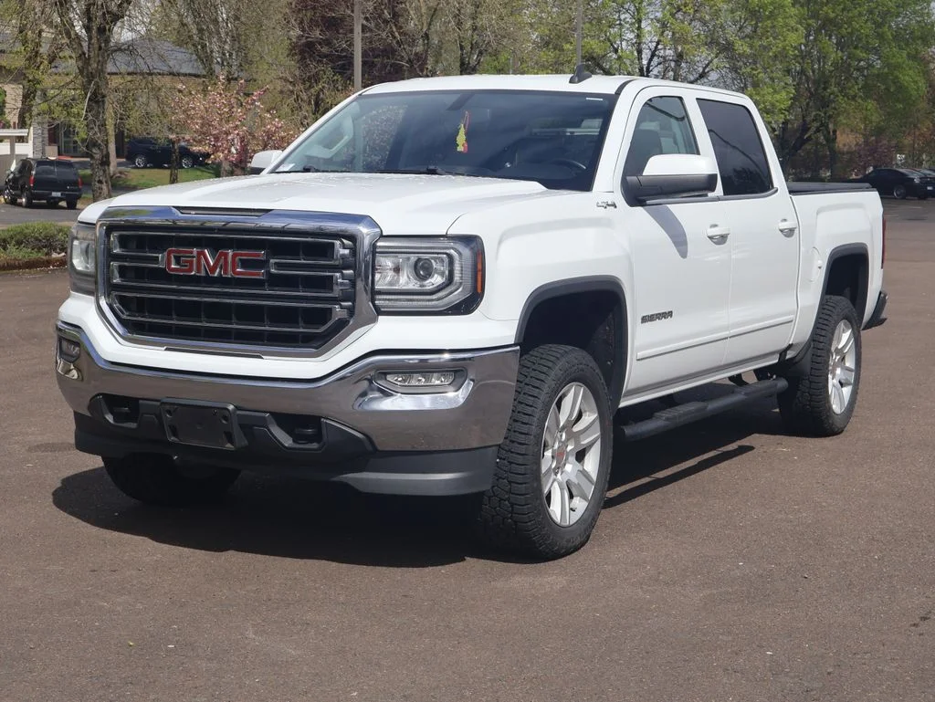 2016 GMC Sierra 4WD Crew Cab Short Box SLE's photo