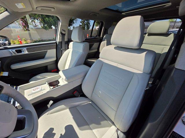 2025 Hyundai Santa Fe Limited - Photo 16