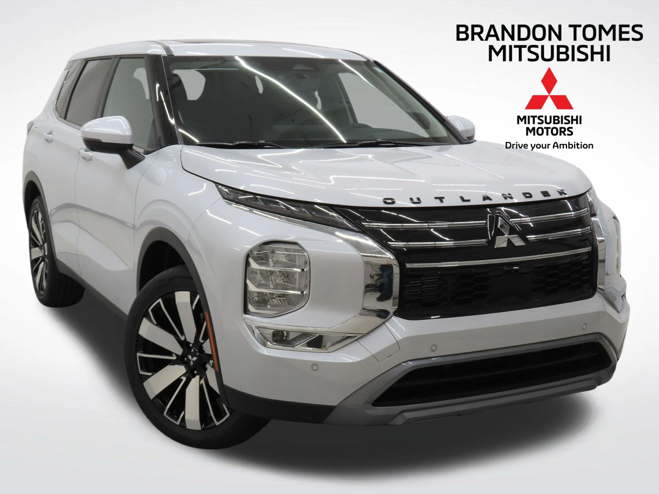 2026 Mitsubishi Outlander SE FWD's photo