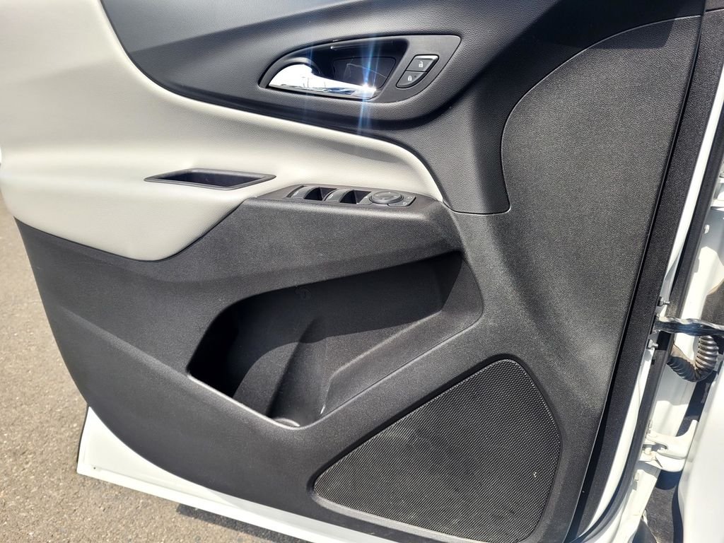 Used 2019 White Chevrolet LS image 16