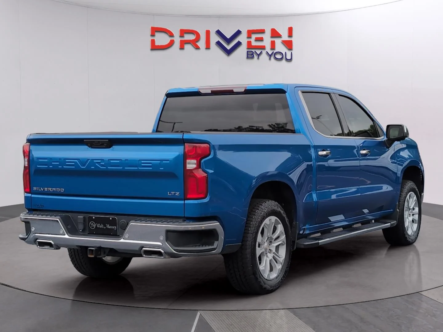 Used 2022 Glacier Blue Metallic Chevrolet LTZ image 5