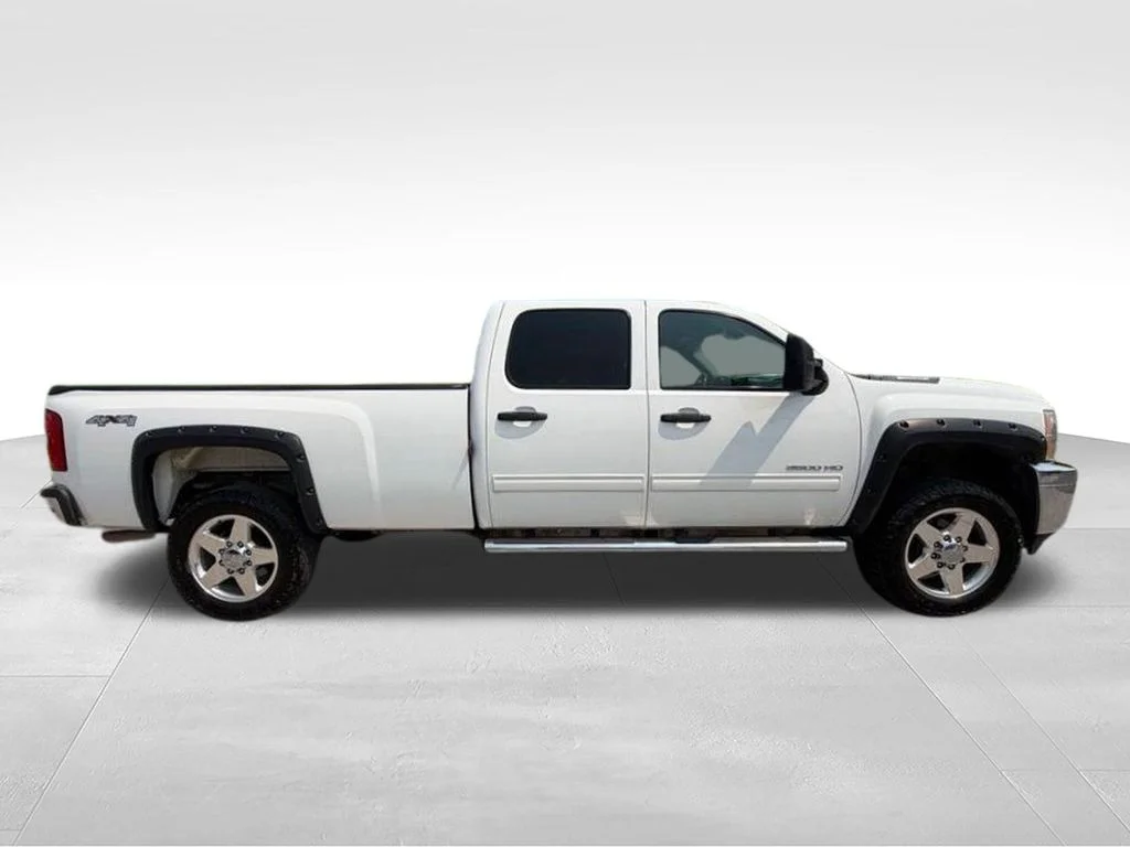 Used 2012 White Chevrolet LT image 7