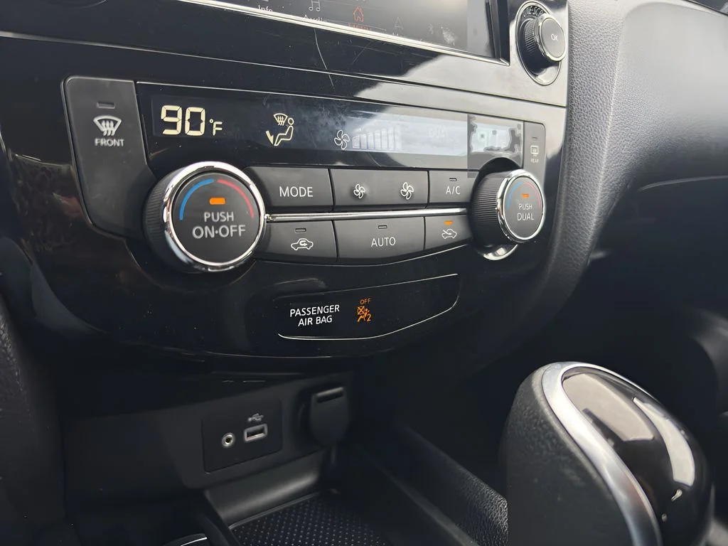 Used 2022 Magnetic Black Pearl Nissan SL image 17