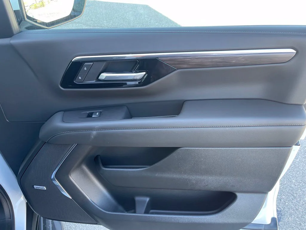 New 2026 Summit White Chevrolet LT image 34