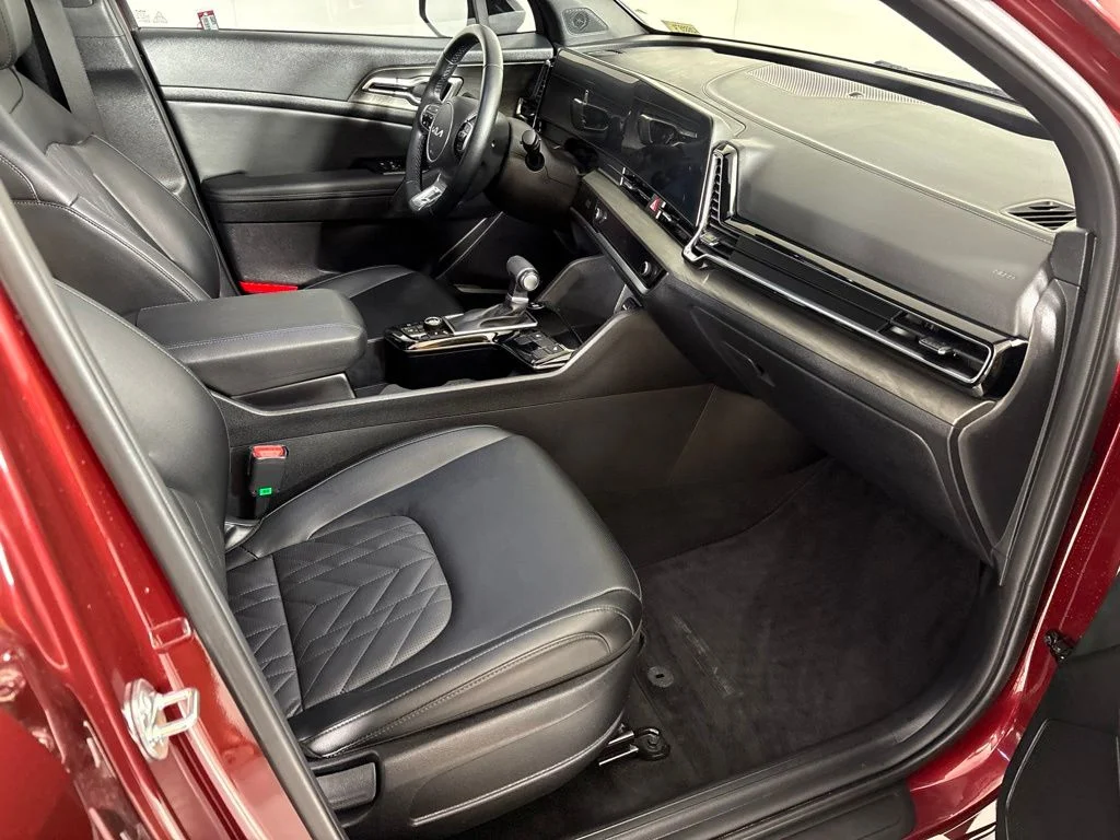 Used 2025 Red Kia X-Line image 17