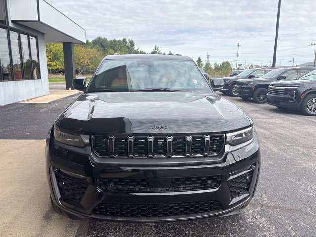 New 2027 High-Gloss Black Paint Jeep Summit image 9