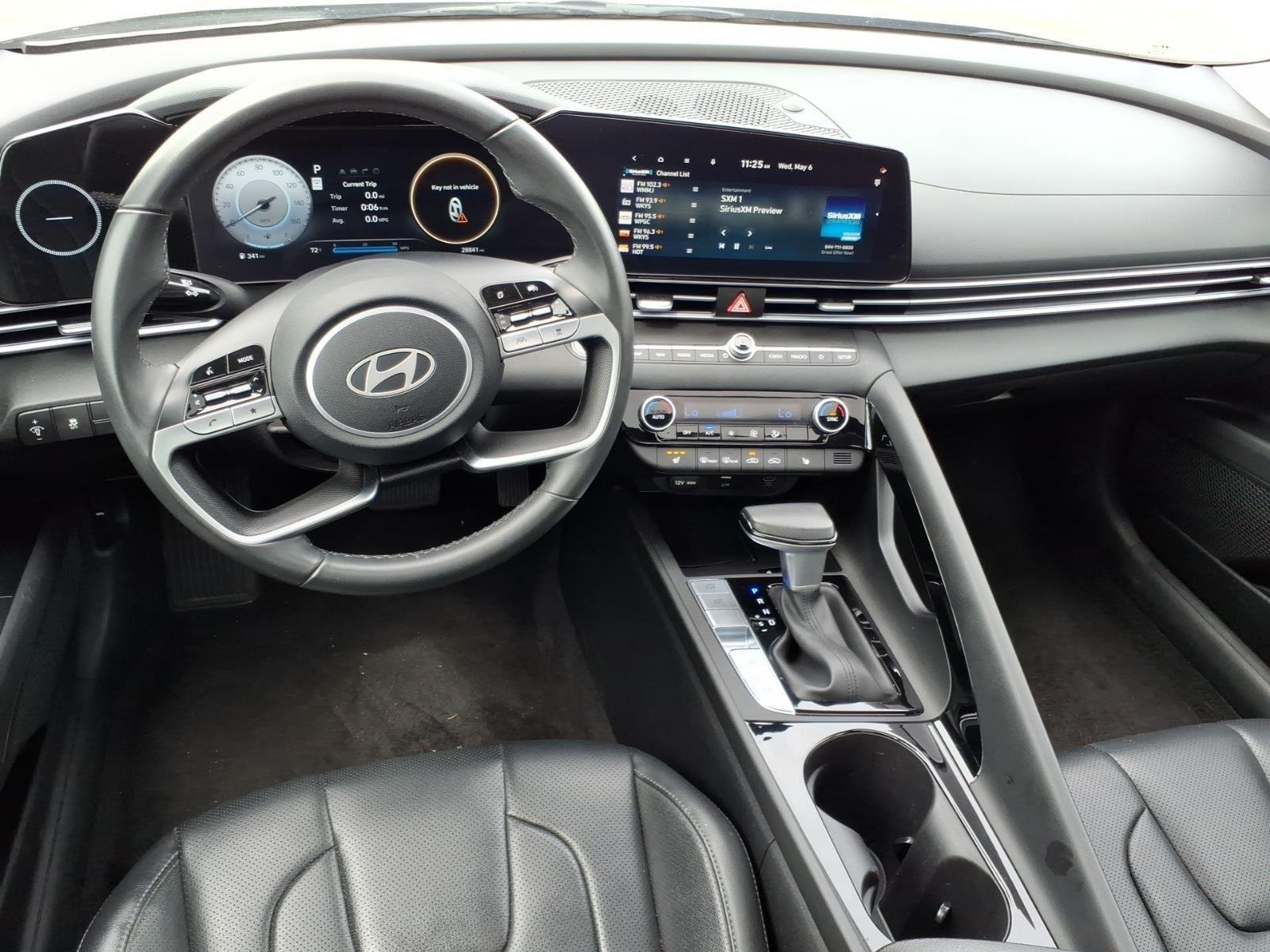 Used 2025 Fluid Metal Hyundai Limited image 22