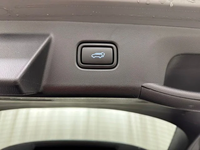 Used 2025 Gray Hyundai SEL Convenience image 29