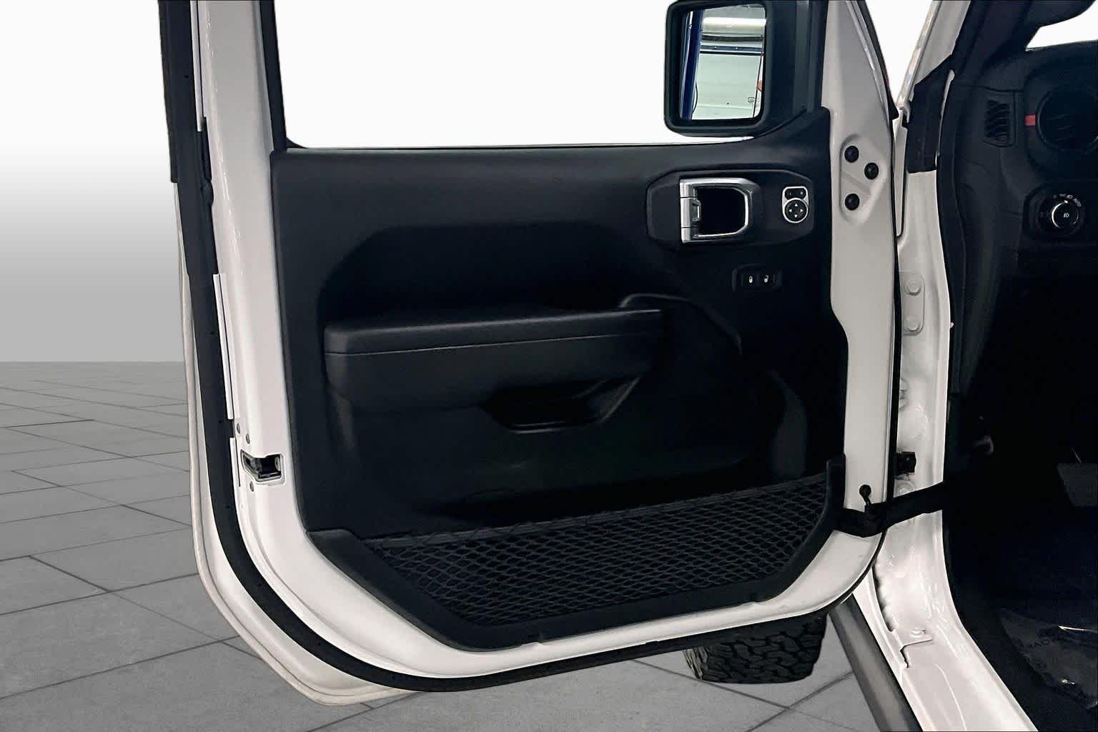 Used 2026 Bright White Clearcoat Jeep Rubicon image 21