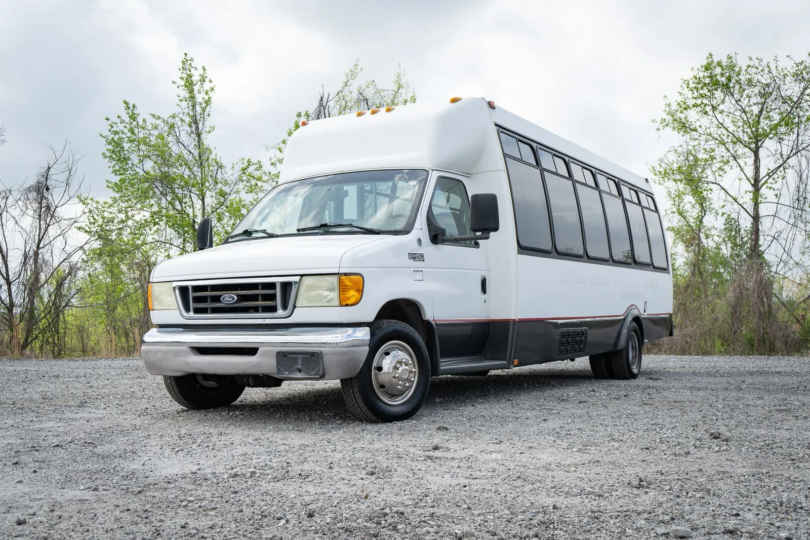 2003 Ford E-Series's photo