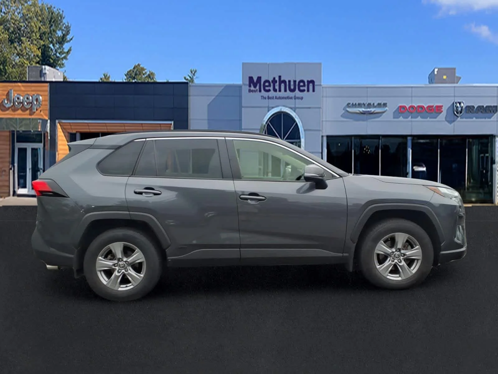 Used 2023 Magnetic Gray Metallic Toyota Hybrid XLE image 4