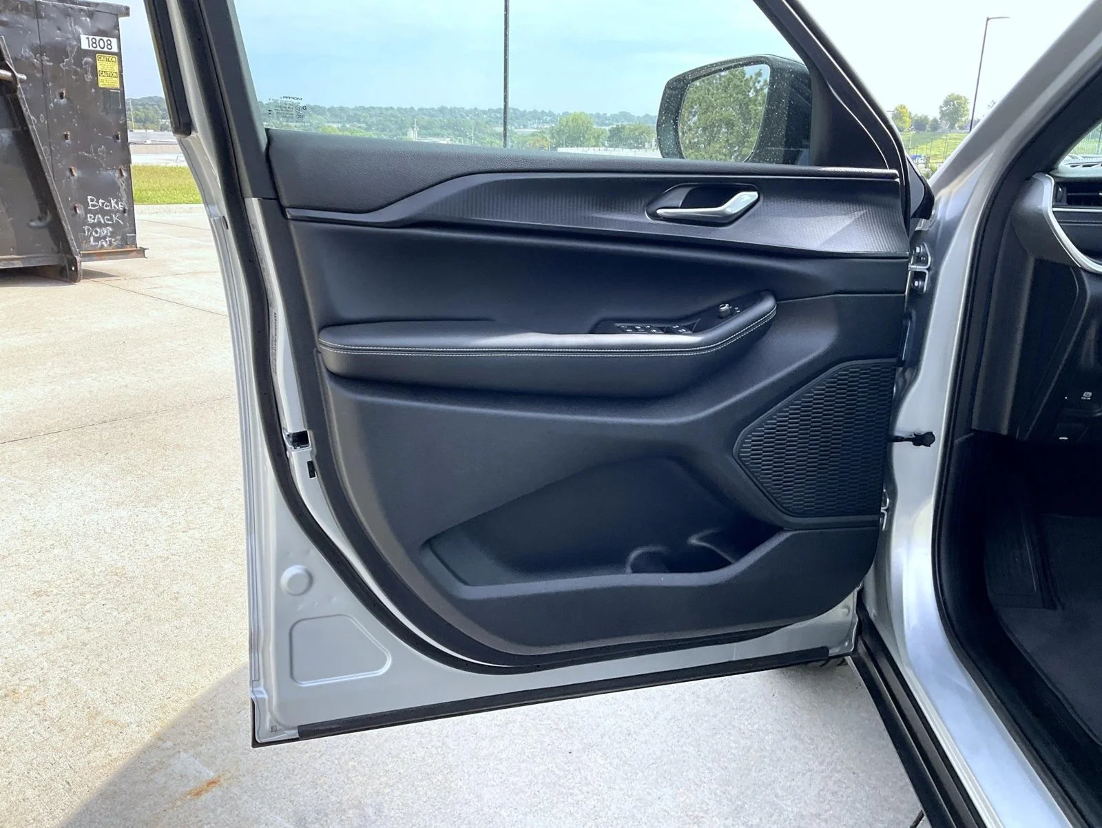 Used 2025 Silver Jeep Altitude X image 10