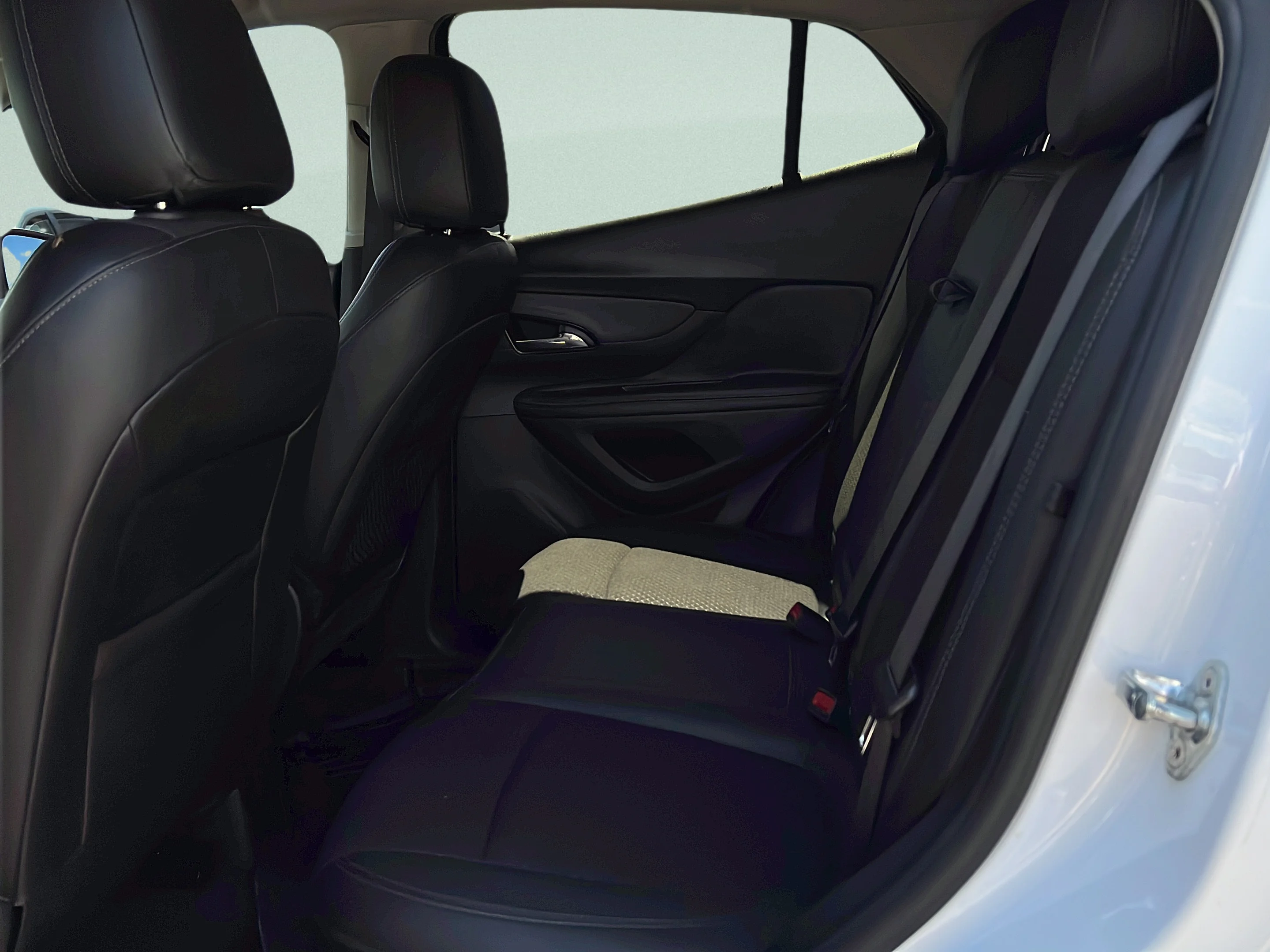 Used 2020 Summit White Buick Preferred image 10