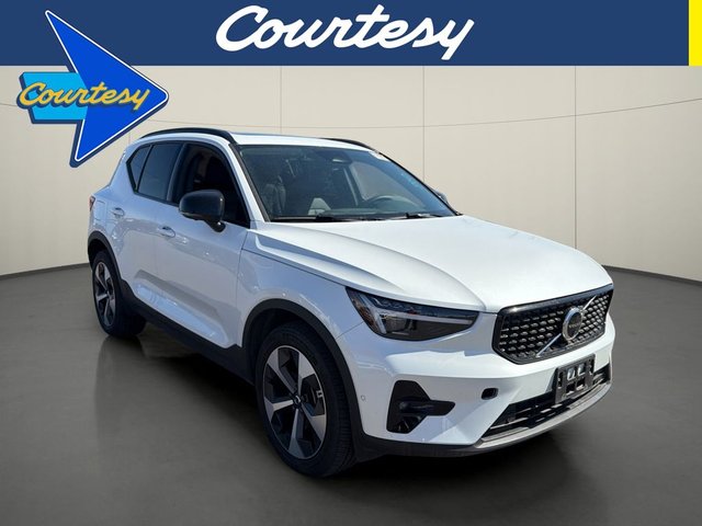 2026 Volvo XC40 B5 Plus