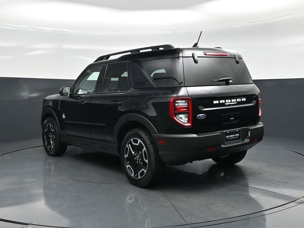 Used 2023 Black Ford Outer Banks image 7