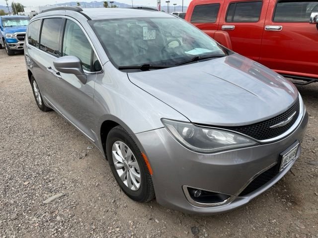 Used 2017 Silver Chrysler Touring L image 2