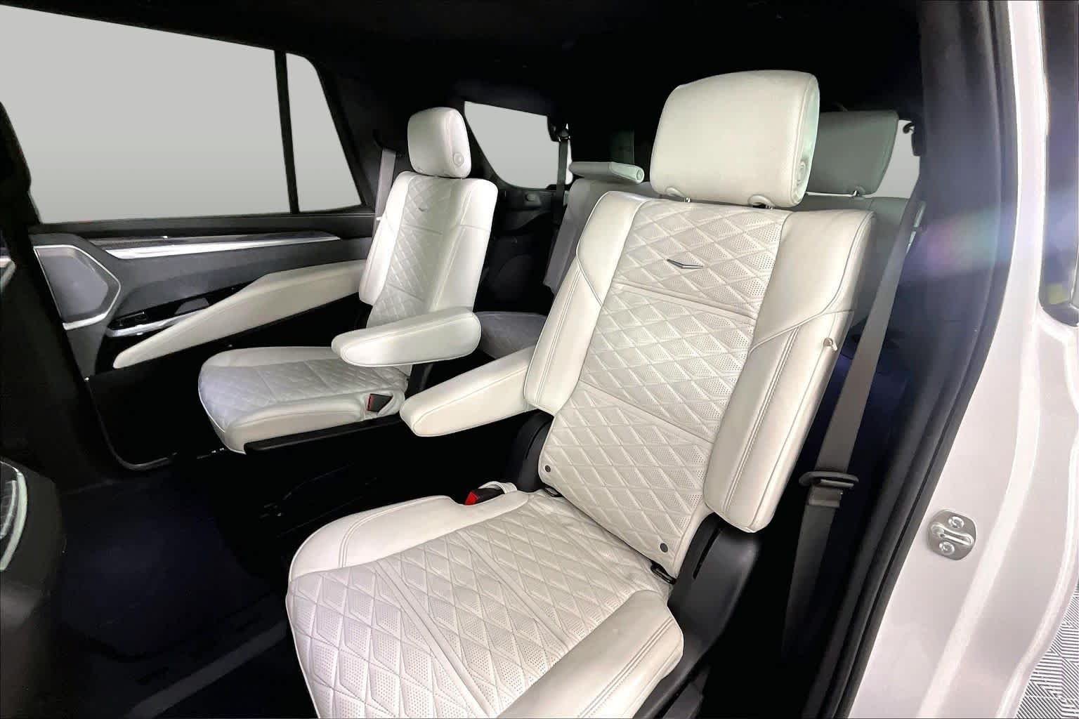 Used 2025 Crystal White Tricoat Cadillac Escalade-V image 18