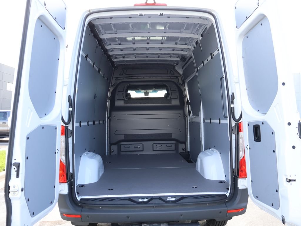New 2026 Arctic White Mercedes-Benz Cargo 144 WB image 18