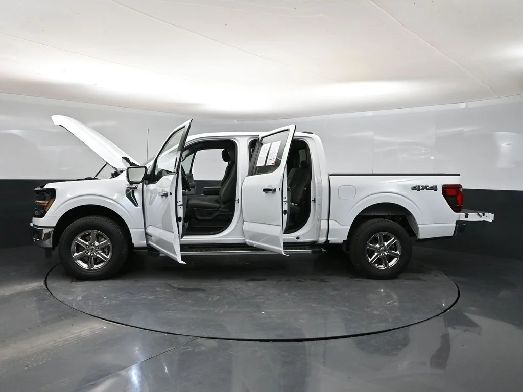 Used 2024 White Ford XLT image 22