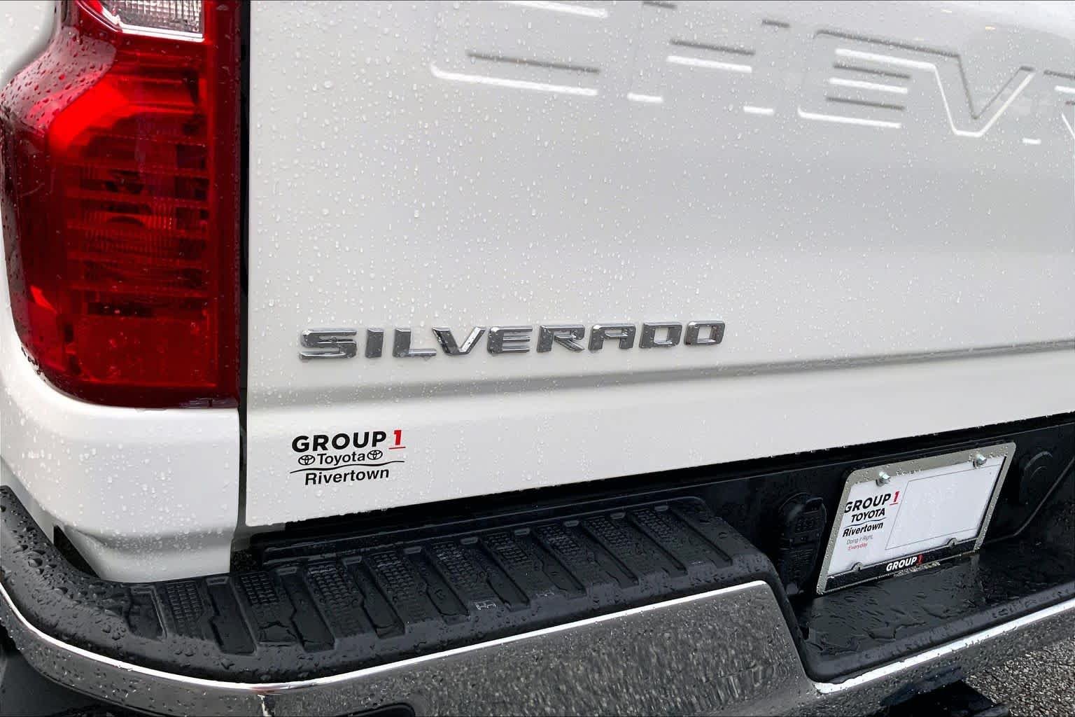 Used 2025 Summit White Chevrolet LT image 10