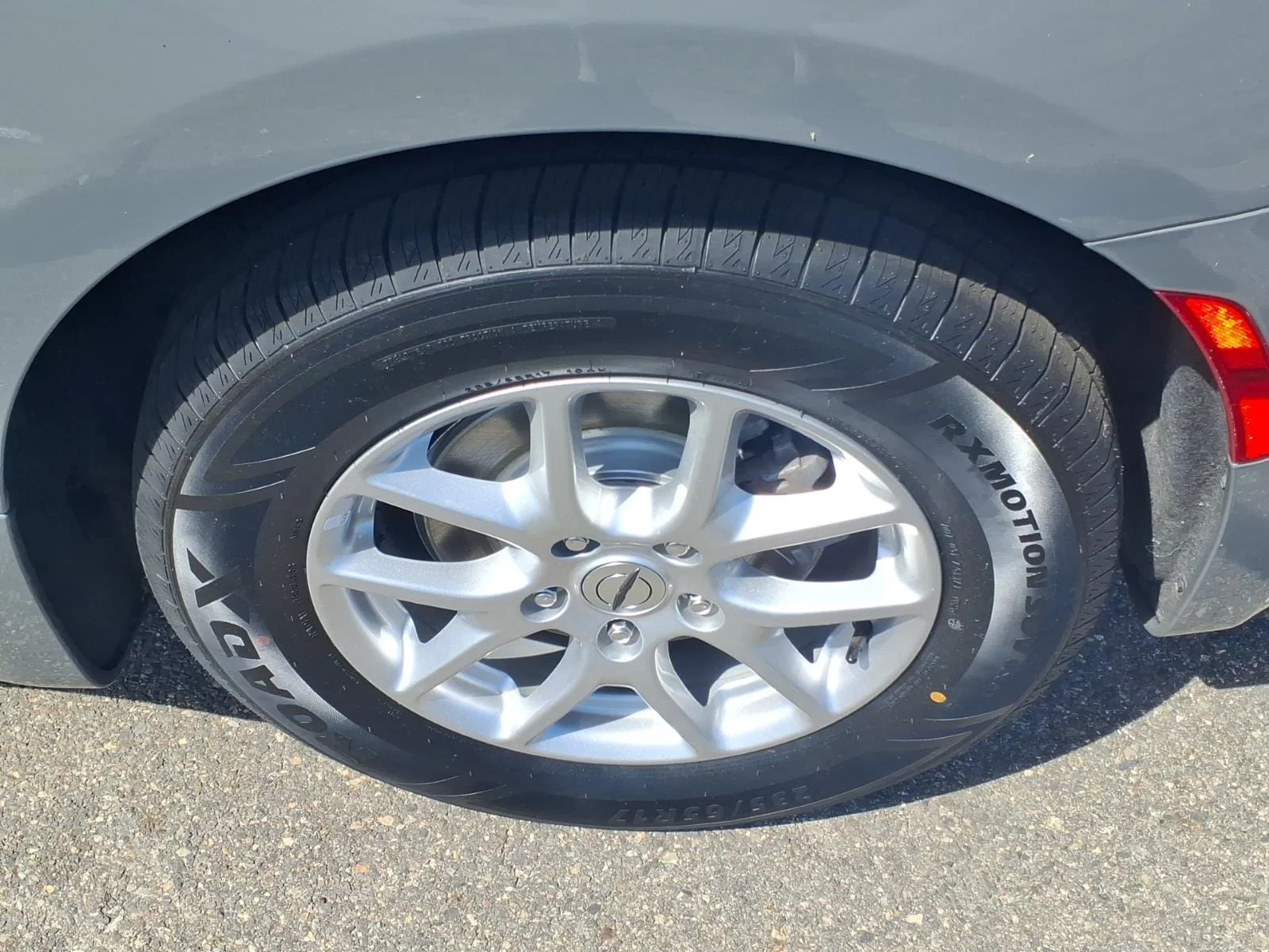 Used 2023 Gray Clearcoat Chrysler Touring L image 9
