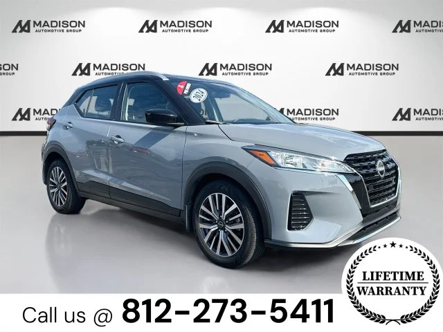 Used 2024 Gray Nissan SV image 3