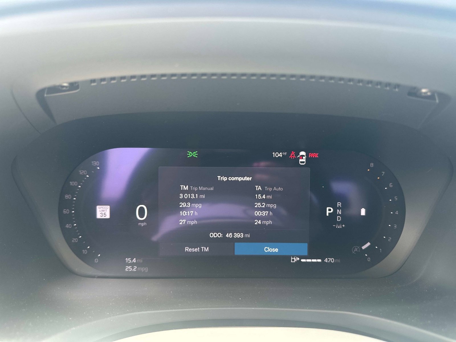 Used 2024 Vapour Gray Metallic Volvo Plus Dark Theme image 12