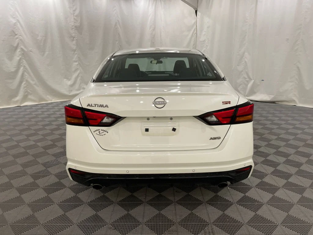 Used 2024 Pearl White Tricoat Nissan 2.5 SR image 6