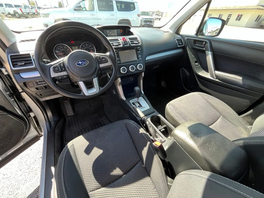 Used 2018 Silver Subaru 2.5i image 10