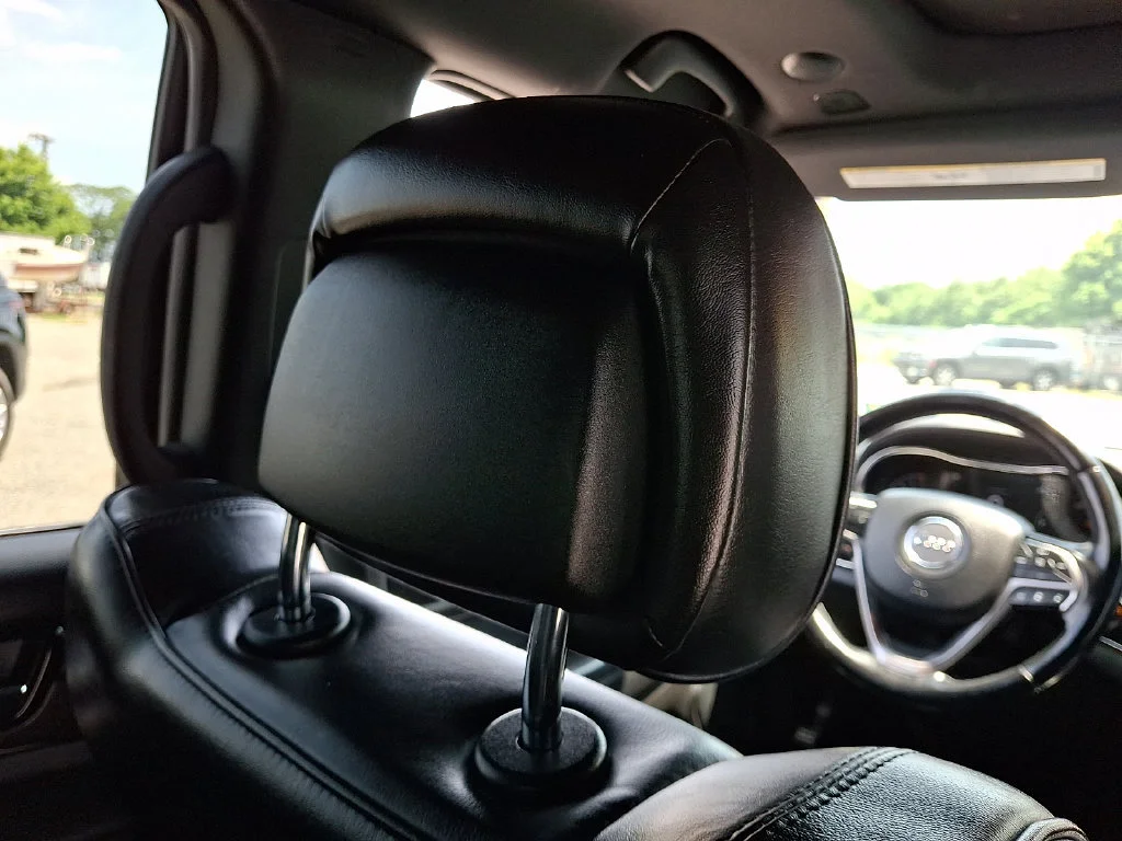 Used 2021 Diamond Black Crystal Pearlcoat Jeep High Altitude image 14