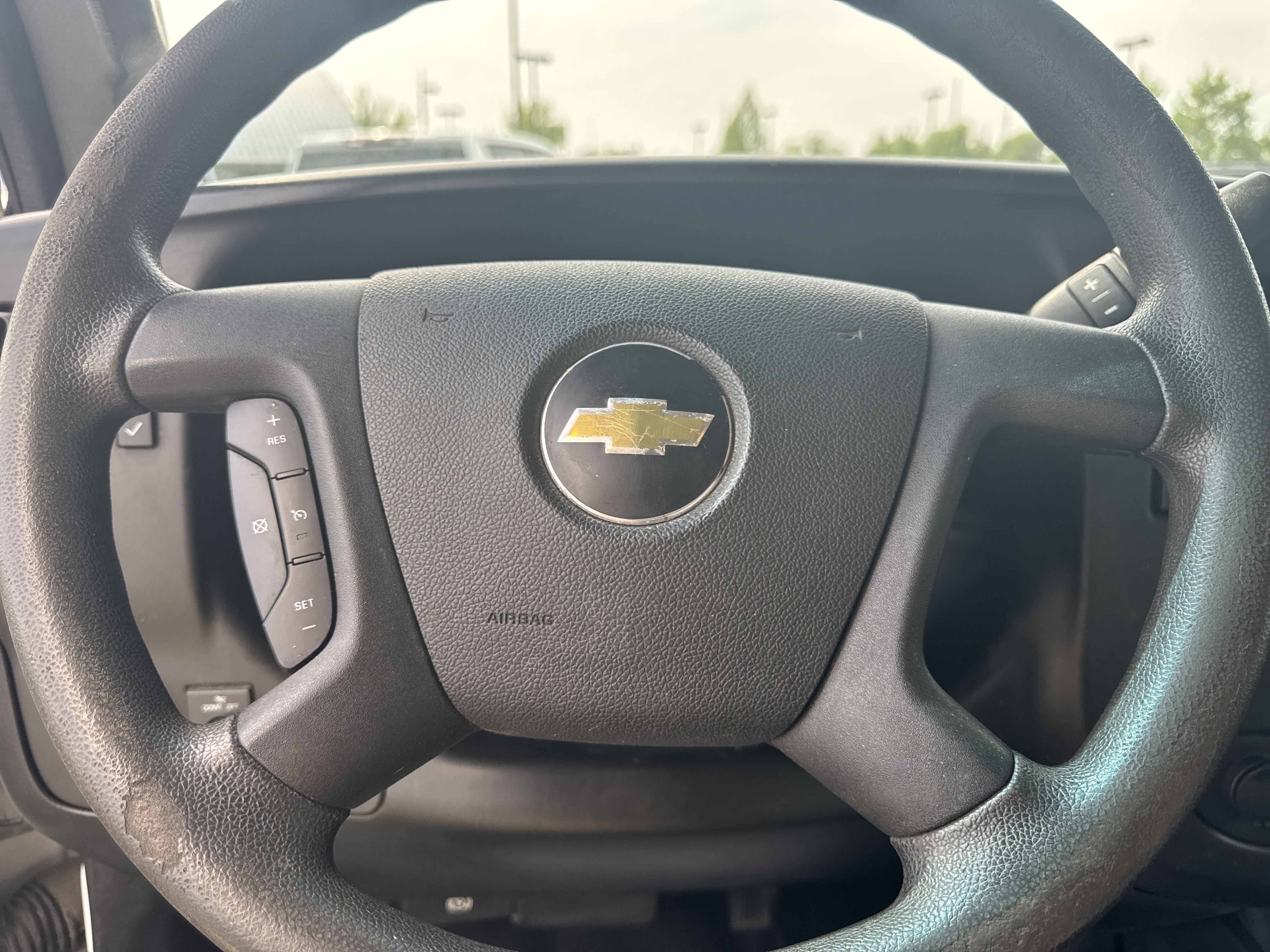 Used 2018 Summit White Chevrolet  image 17