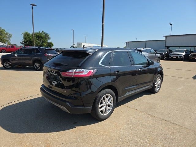 Used 2024 Agate Black Metallic Ford SEL image 7