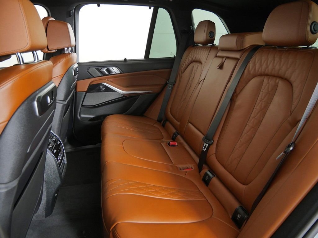 New 2026 Brooklyn Grey Metallic BMW xDrive40i image 33