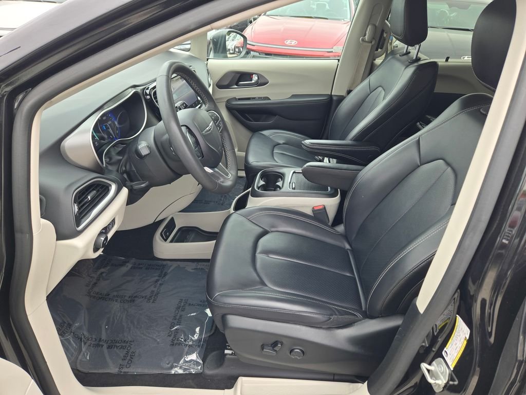 2023 Chrysler Pacifica Touring L - Photo 30