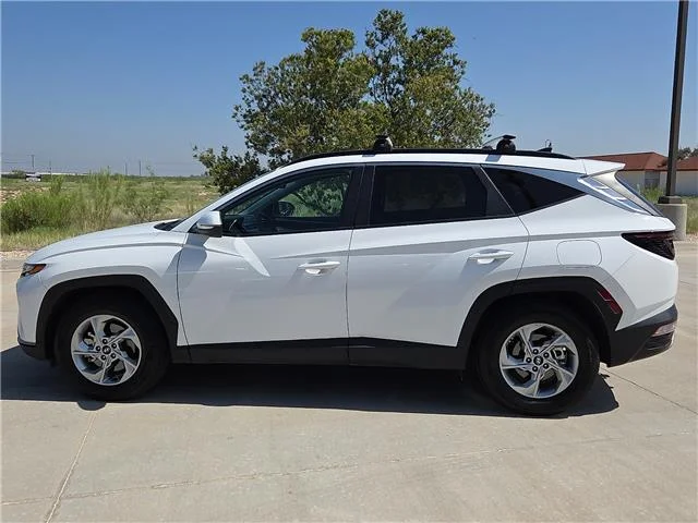 Used 2023 Serenity White Hyundai SEL Front-Wheel Drive image 2