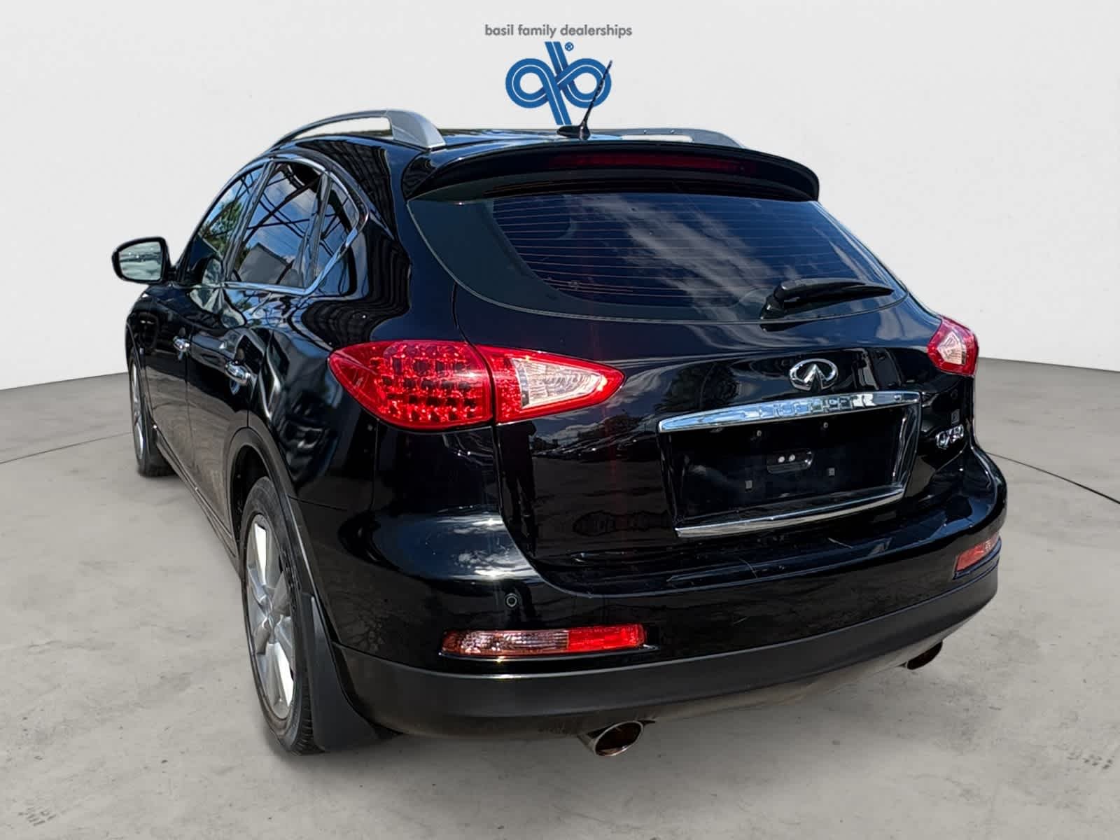 Used 2015 Black Obsidian INFINITI Journey image 4