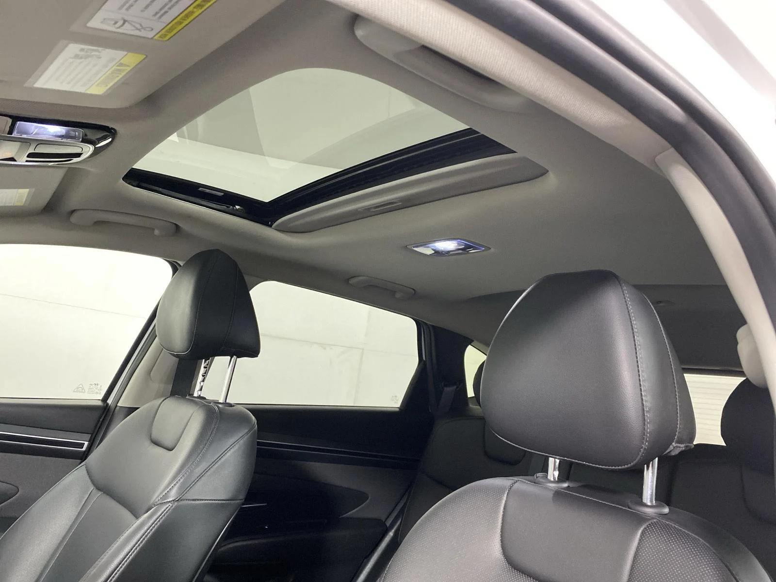 Used 2023 Serenity White Pearl Hyundai SEL image 2