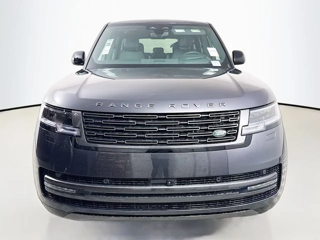 New 2026 Carpathian Grey Land Rover SE image 2