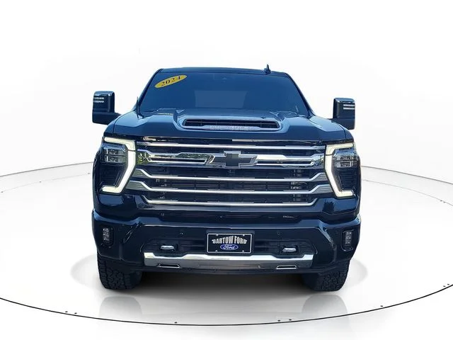 Used 2024 Black Chevrolet High Country image 2