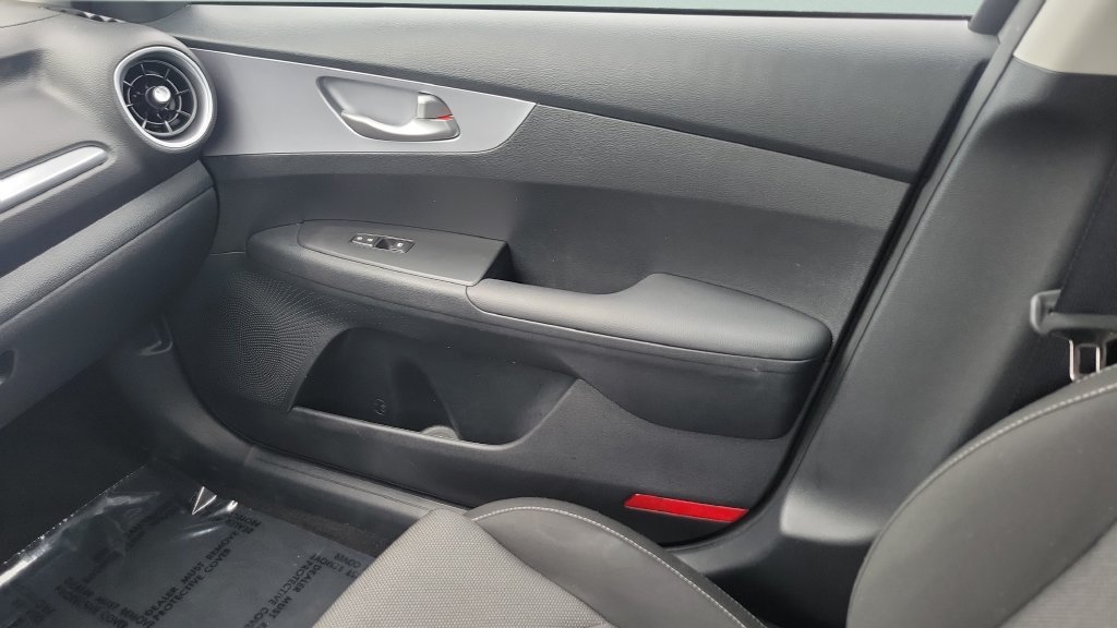 2024 Kia Forte LXS - Photo 16