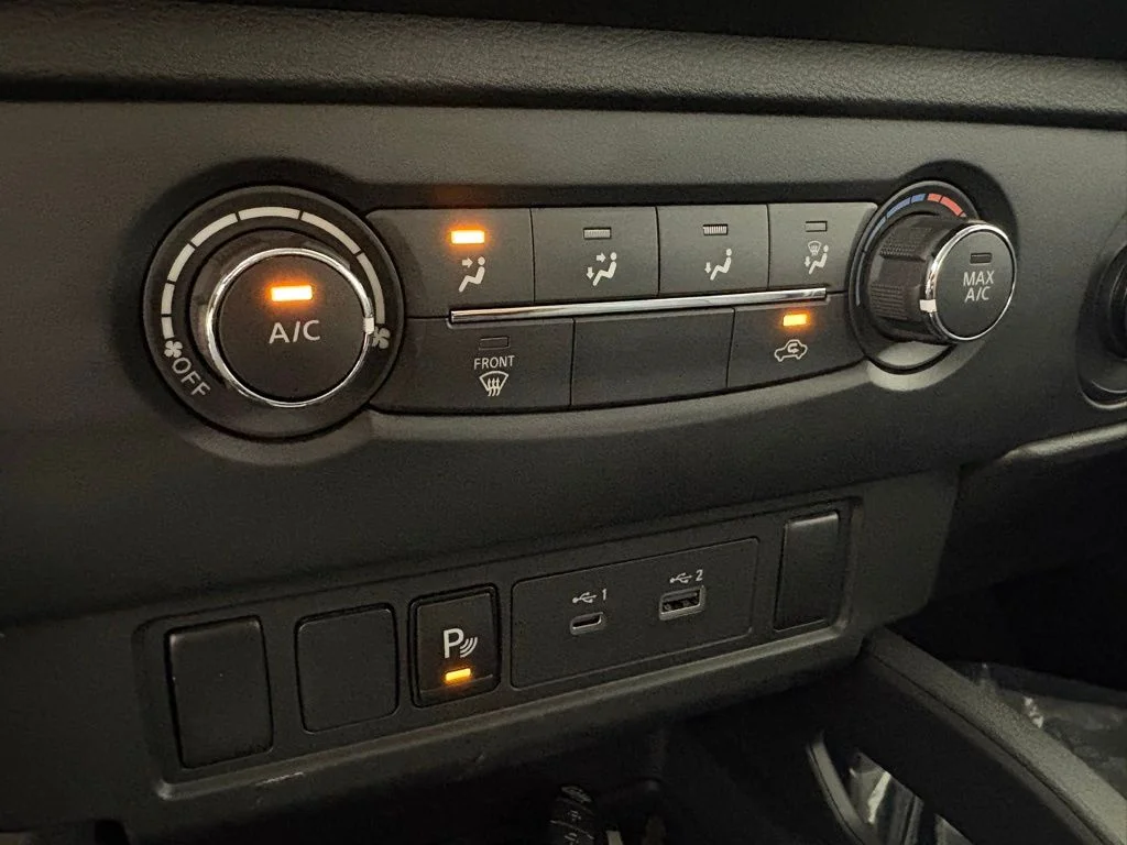 New 2026 Glacier White Nissan King Cab® S image 30