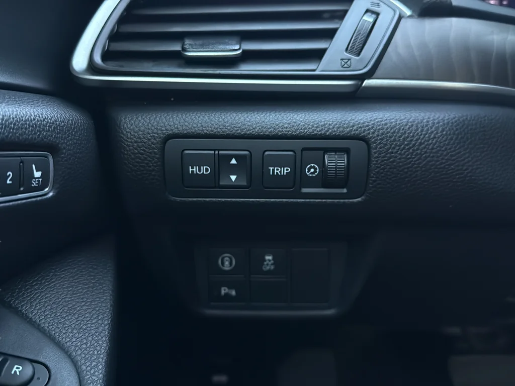 Used 2018 Black Honda Touring image 17
