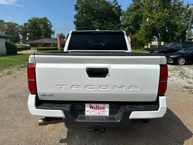 Used 2025 White Toyota SR5 image 11