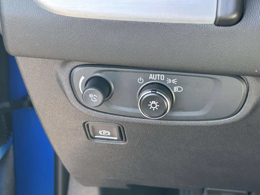 Used 2024 Riptide Metallic GMC SLE image 24